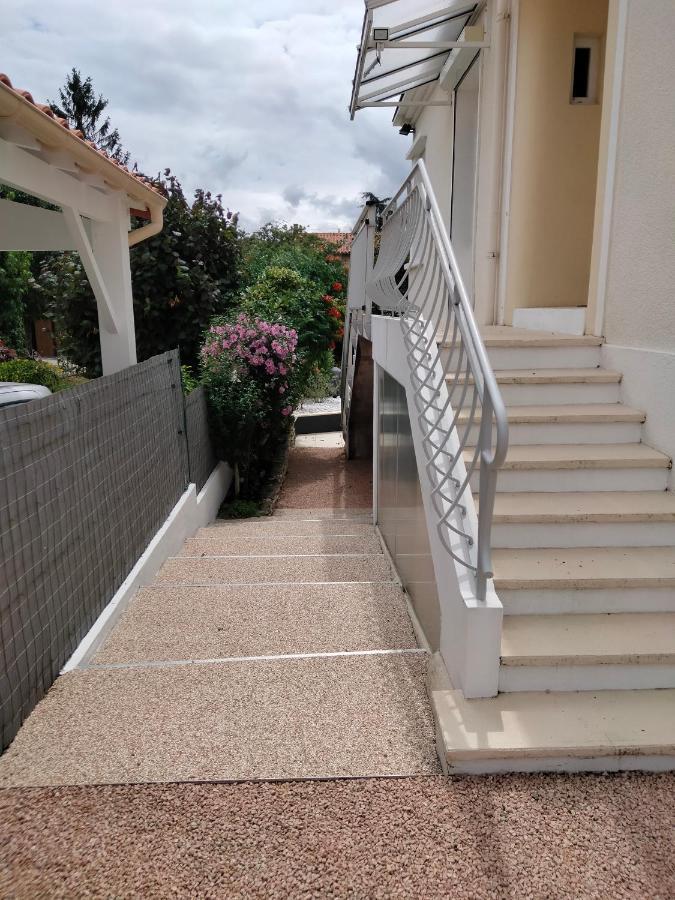 Chez Papinette, Proche Gare Et Centre, Pdj Compris Apartment Niort Ngoại thất bức ảnh