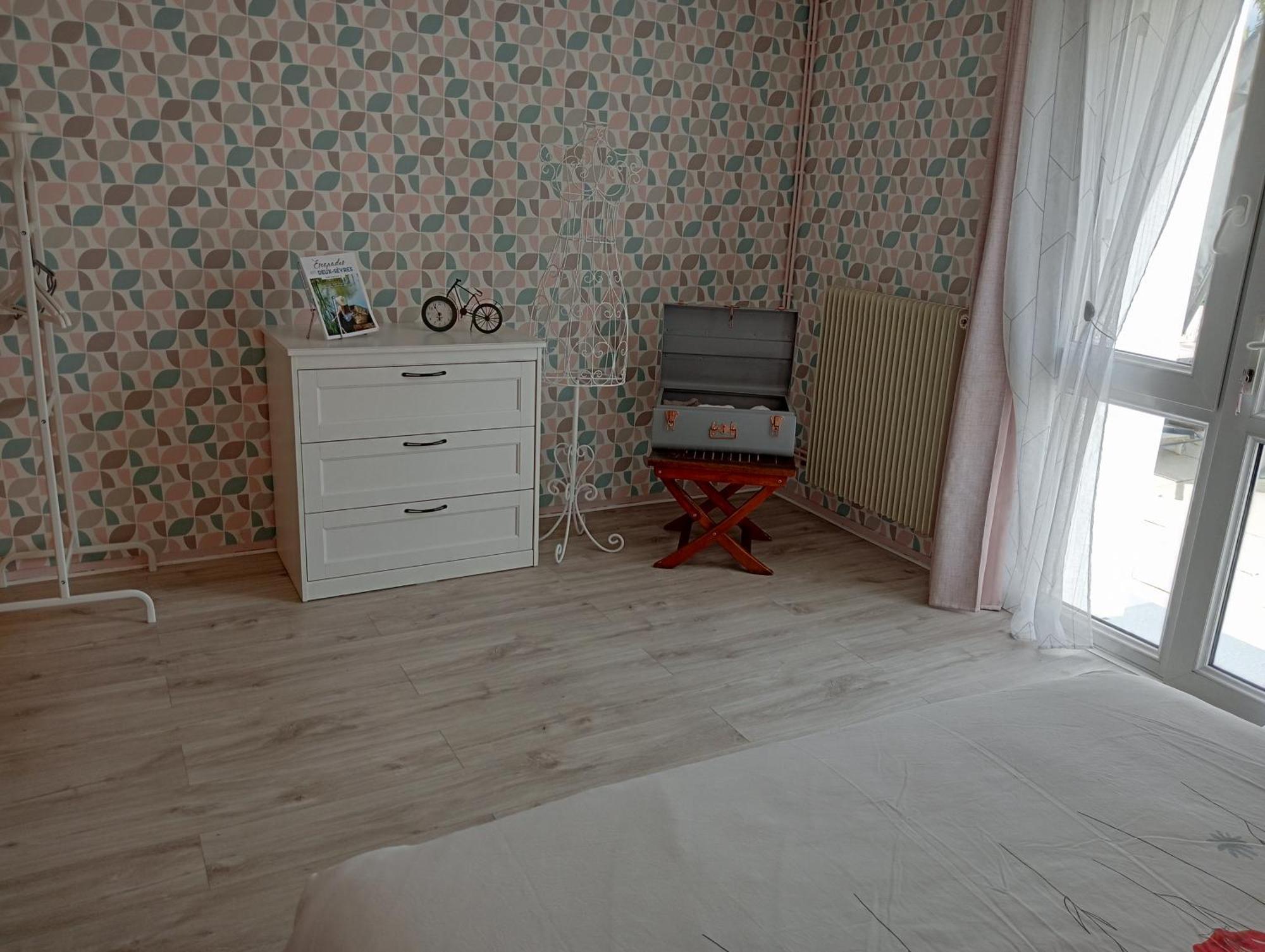 Chez Papinette, Proche Gare Et Centre, Pdj Compris Apartment Niort Ngoại thất bức ảnh